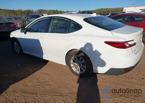 2025 Toyota Camry Le from USA, damaged, VIN 4T1DAACK5SU551260